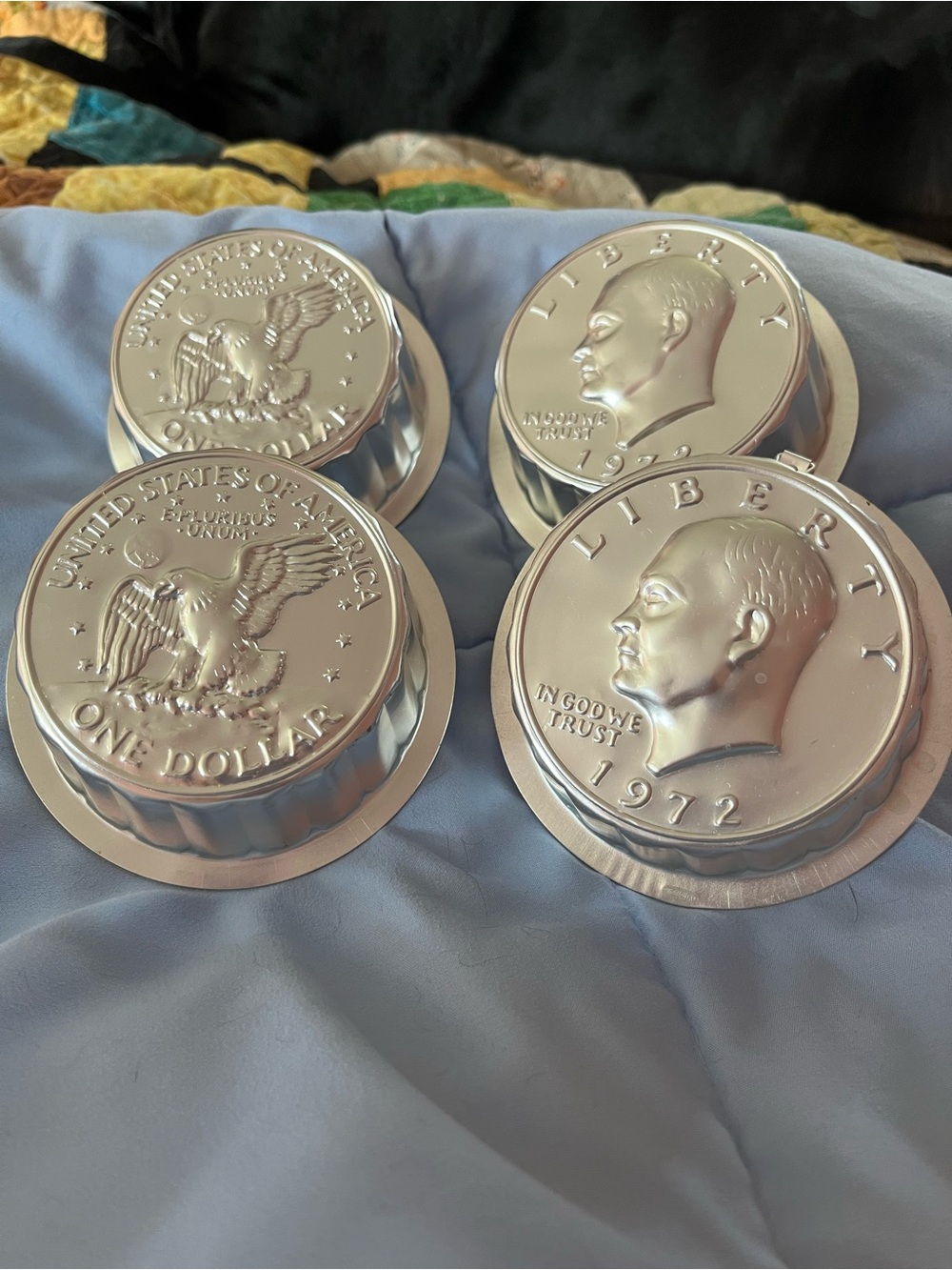 Coin-Themed Aluminum Cake Molds - Silver